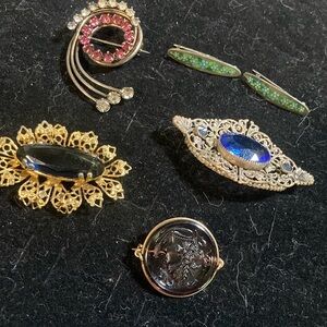6pcs vintage brooches and pins